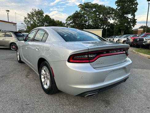 Used 2020 Dodge Charger SXT w/ Leather Interior Group RWD image 6