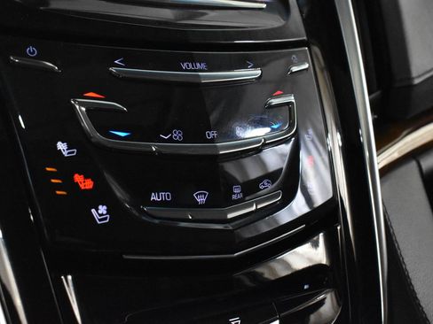 Used 2019 Cadillac Escalade Premium Luxury image 21