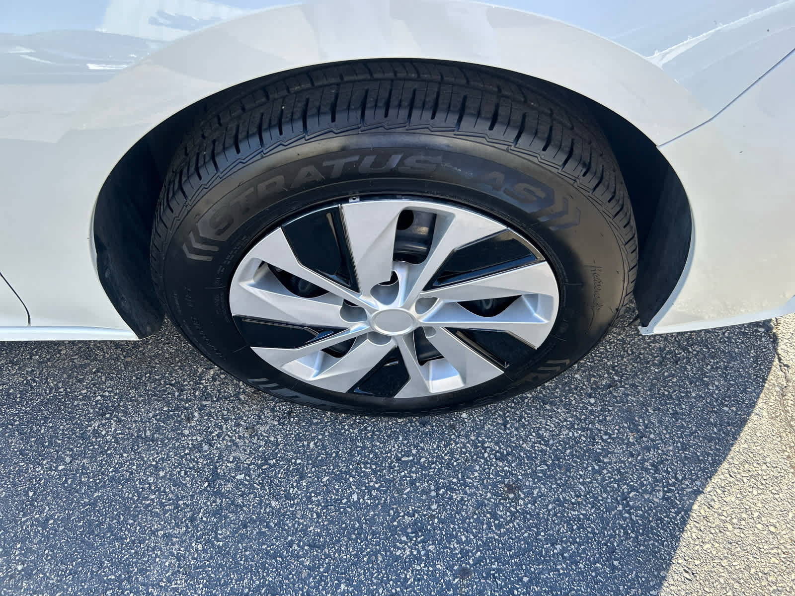 Used 2024 Nissan Altima 2.5 S FWD image 9