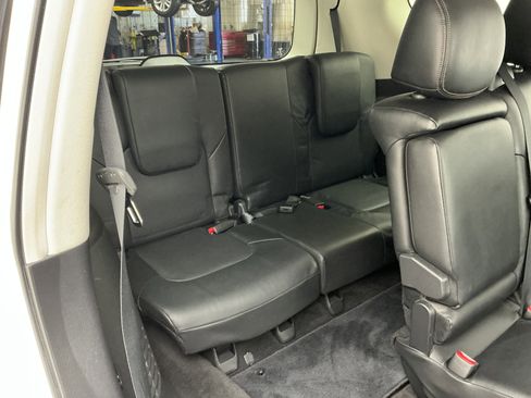 Used 2019 Nissan Armada Platinum w/ Interior Lighting Package image 23