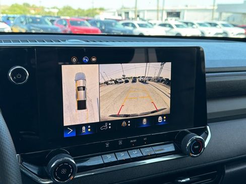 Certified 2023 Chevrolet Colorado Trail Boss w/ Technology Package AWD/4WD image 20
