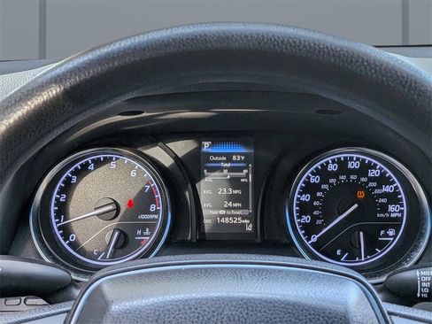 Used 2018 Toyota Camry LE image 27