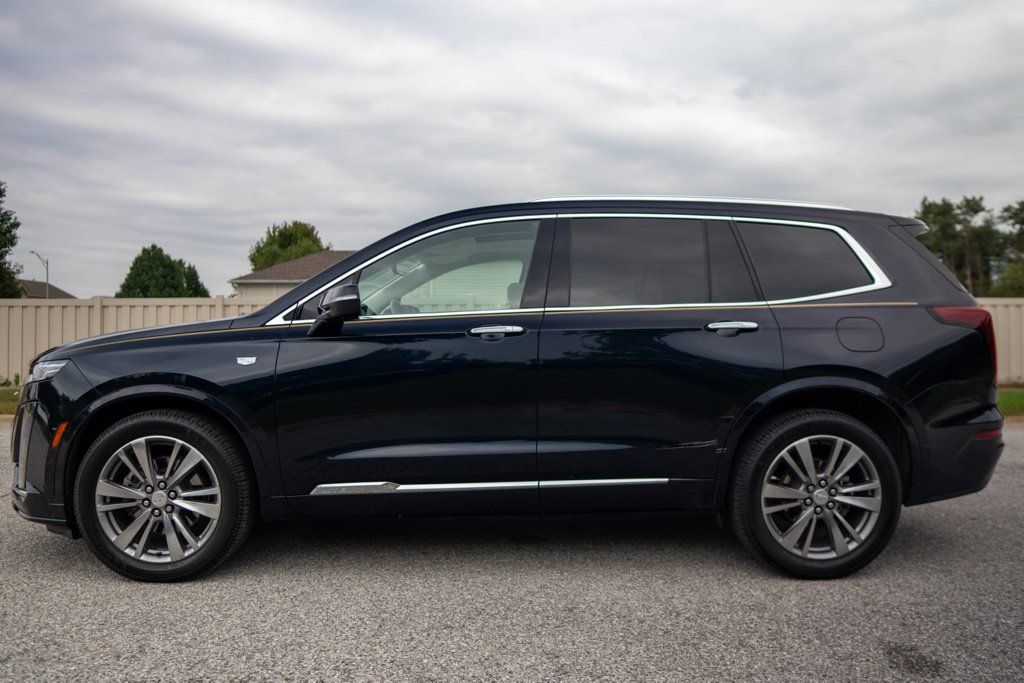 Used 2021 Cadillac XT6 Premium Luxury AWD/4WD image 3