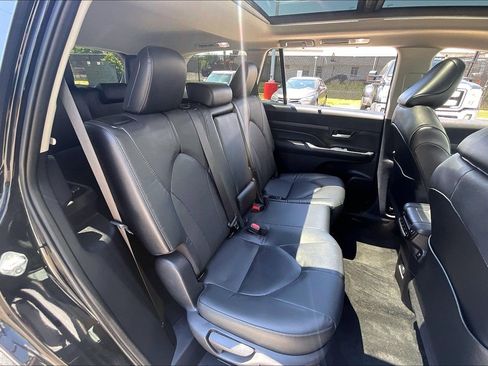 Used 2024 Toyota Grand Highlander AWD image 32