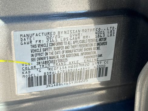 Used 2025 Nissan Sentra SV FWD image 24