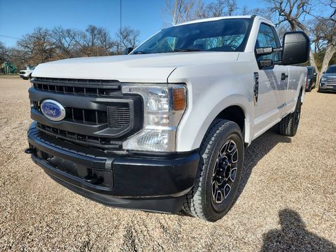 Used 2021 Ford F250 XL w/ Power Equipment Group RWD image 4