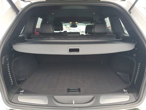 Used 2019 Jeep Grand Cherokee Limited w/ Trailer Tow Group IV image 9