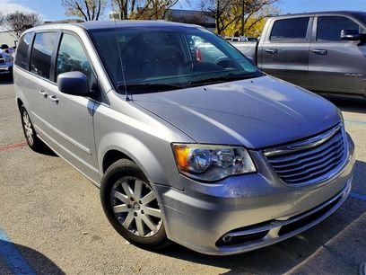 Used 2016 Chrysler Town & Country Touring