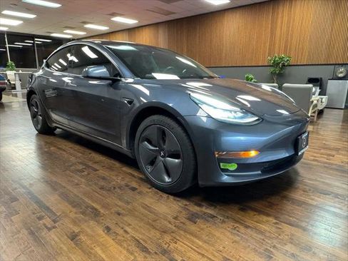 Used 2020 Tesla Model 3 Standard Range image 7