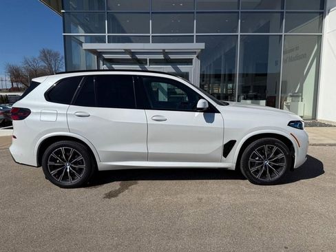 Used 2026 BMW X5 xDrive40i w/ M Sport Package AWD/4WD image 2