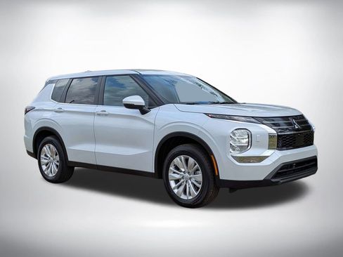 New 2026 Mitsubishi Outlander ES AWD/4WD image 2