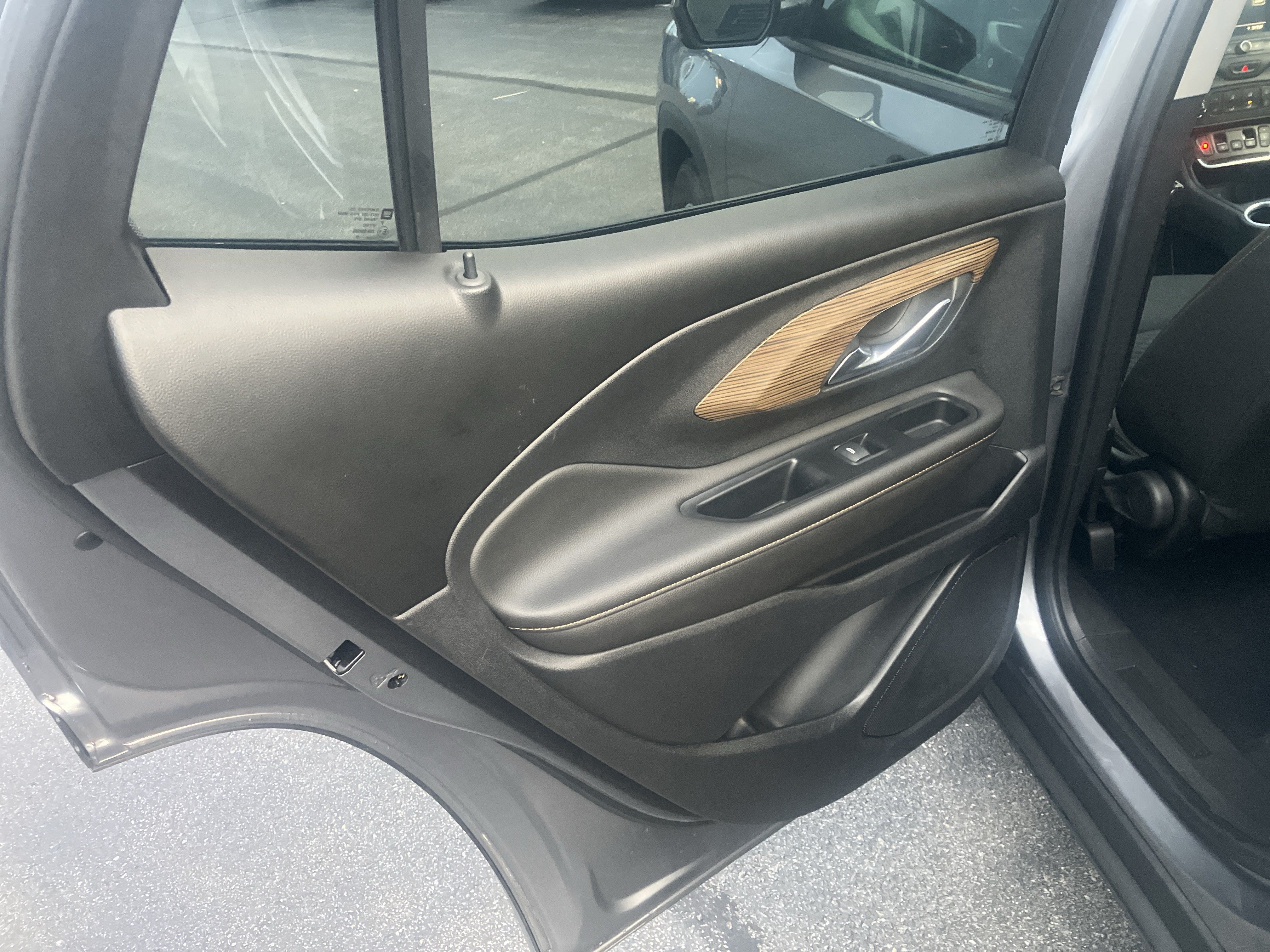 Used 2020 GMC Terrain SLE FWD image 13