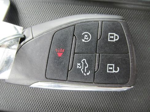 Used 2022 GMC Sierra 1500 Denali AWD/4WD image 32