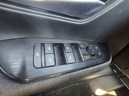 Used 2025 Nissan Kicks SV w/ SV Premium Package FWD image 19
