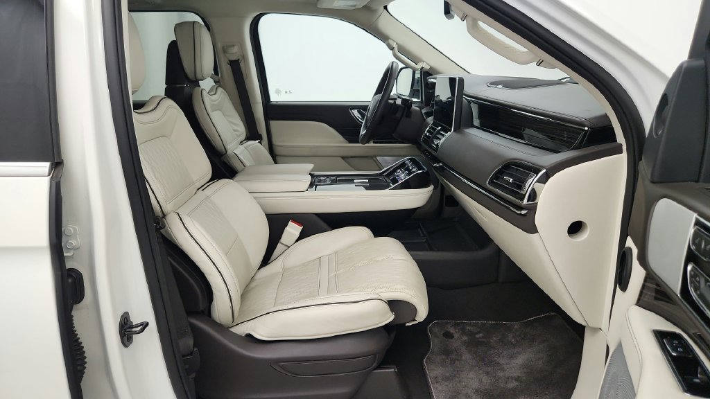 Used 2024 Lincoln Navigator Black Label AWD/4WD image 49