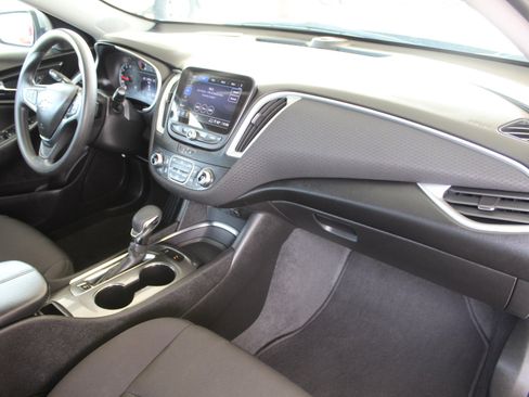 Used 2024 Chevrolet Malibu LT image 16