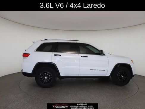 Used 2020 Jeep Grand Cherokee Laredo AWD/4WD image 21
