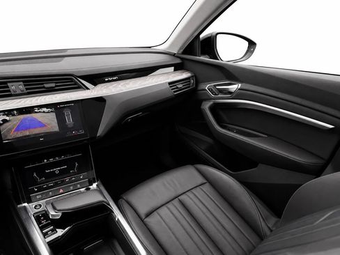 Used 2021 Audi e-tron Premium w/ Towing Package AWD/4WD image 20