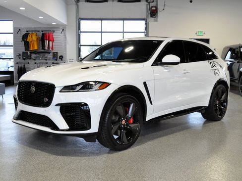 Used 2022 Jaguar F-PACE SVR image 1
