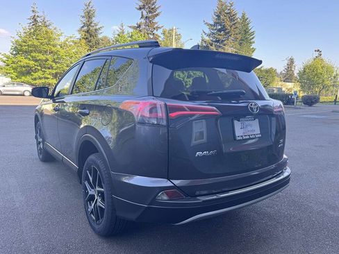 Used 2017 Toyota RAV4 SE AWD/4WD image 6