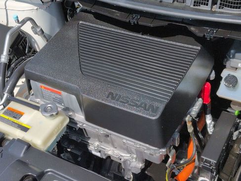 Used 2020 Nissan Leaf S FWD image 9