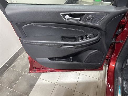 Used 2018 Ford Edge Titanium w/ Equipment Group 301A image 16