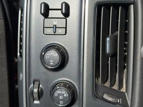 Used 2017 Chevrolet Silverado 1500 LT w/ All Star Edition image 39