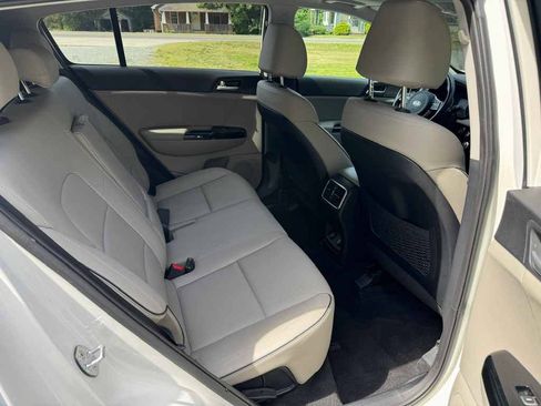 Used 2020 Kia Sportage EX w/ EX Technology Package FWD image 10
