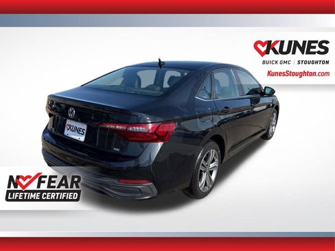 Used 2024 Volkswagen Jetta SE FWD image 10