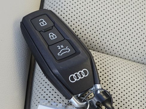 Certified 2025 Audi Q5 Prestige image 45