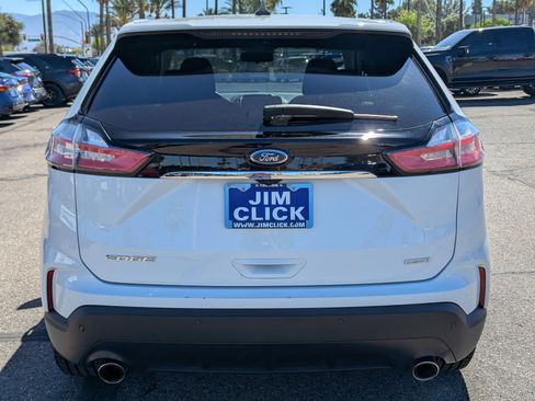 Certified 2020 Ford Edge SE image 3