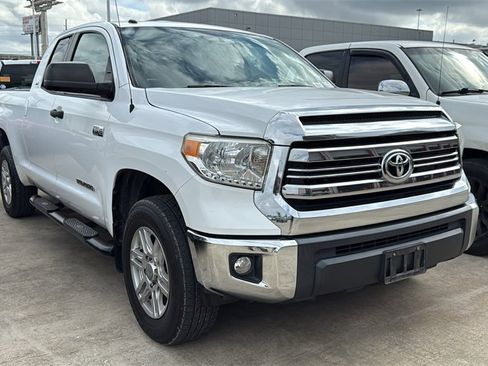 Used 2016 Toyota Tundra SR5 image 3