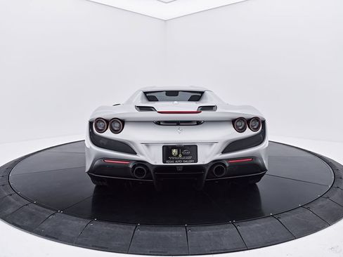 Used 2022 Ferrari F8 Tributo RWD image 22