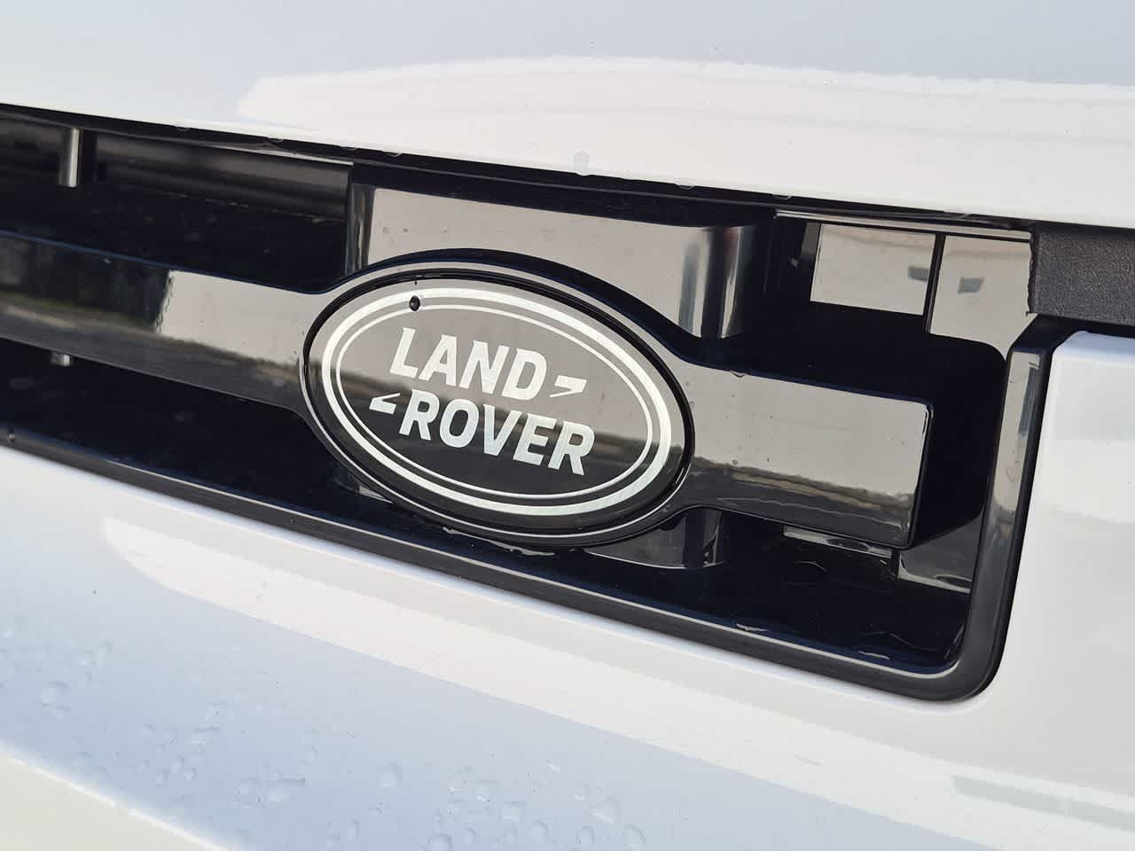 New 2026 Land Rover Defender 110 X-Dynamic SE AWD/4WD image 12