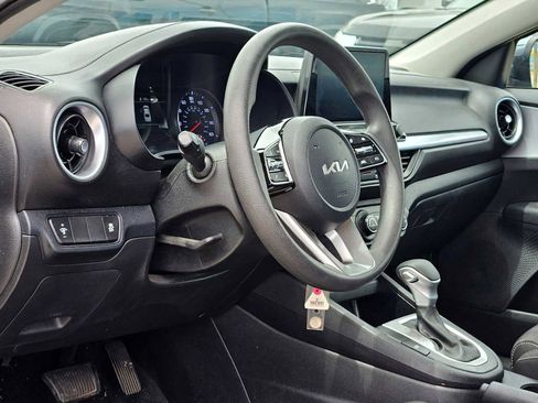 Used 2024 Kia Forte LXS image 2