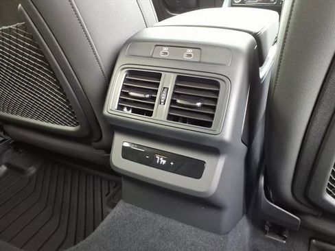 Used 2025 Audi Q5 Premium w/ Convenience Package image 12