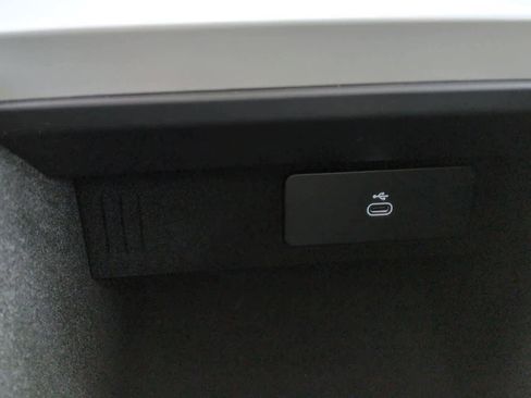 New 2026 Land Rover Range Rover Long Wheelbase SE image 33