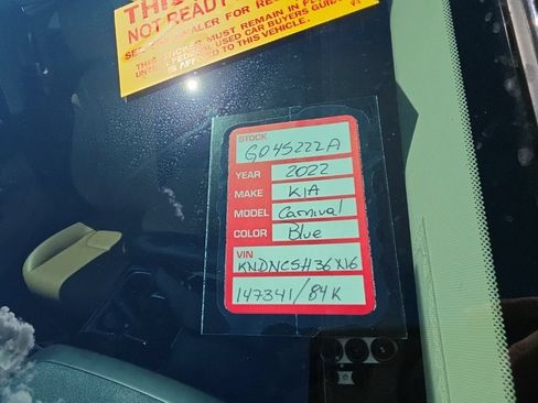 Used 2022 Kia Carnival EX FWD image 8
