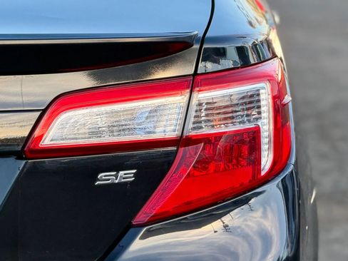 Used 2012 Toyota Camry SE image 5