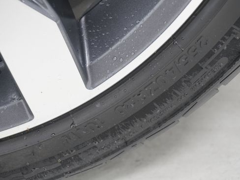 Used 2022 Volkswagen Tiguan SEL R-Line image 33