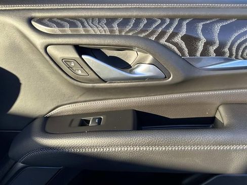 Used 2024 GMC Yukon XL Denali image 14