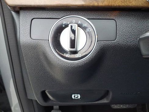 Used 2010 Mercedes-Benz E 350 Sedan image 11