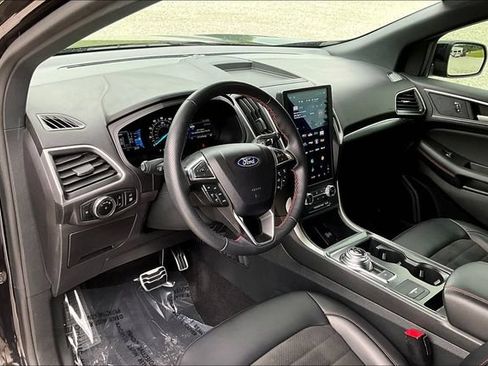 Used 2024 Ford Edge ST-Line w/ Class II Trailer Tow Package AWD/4WD image 12