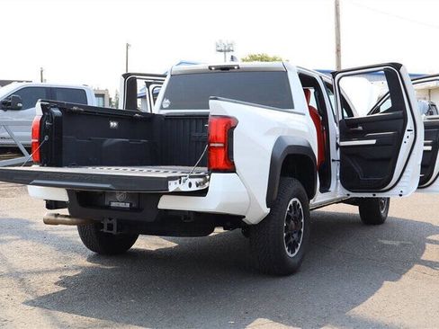 Used 2024 Toyota Tacoma TRD Off-Road AWD/4WD image 38