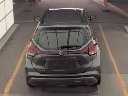 Used 2023 Nissan Kicks S FWD image 3