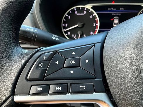 Certified 2023 Nissan Sentra SV FWD image 11