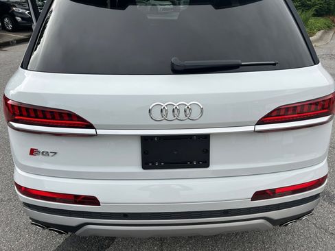 Certified 2022 Audi SQ7 Prestige AWD/4WD image 14