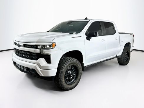 Used 2024 Chevrolet Silverado 1500 RST w/ Convenience Package II AWD/4WD image 3