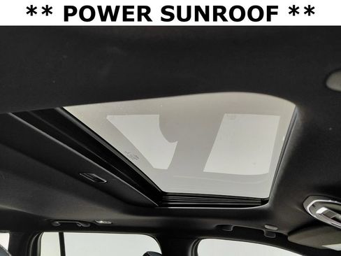 Used 2022 Jeep Grand Cherokee Altitude AWD/4WD image 6