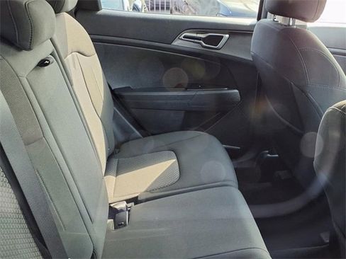 Used 2024 Kia Sportage LX image 17